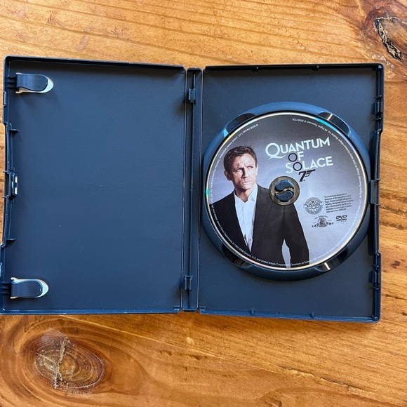 James Bond Quantum of Solace - Picture 2 of 3